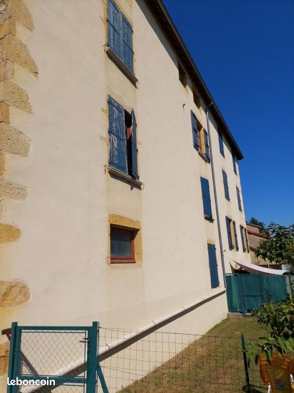 Appartement 2 pièces 41 m² · à Charlieu · 41 m² · 240 €