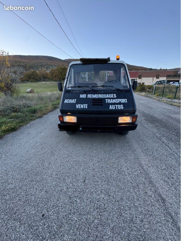 Depanneuse Renault master 1 T35D (image 3)