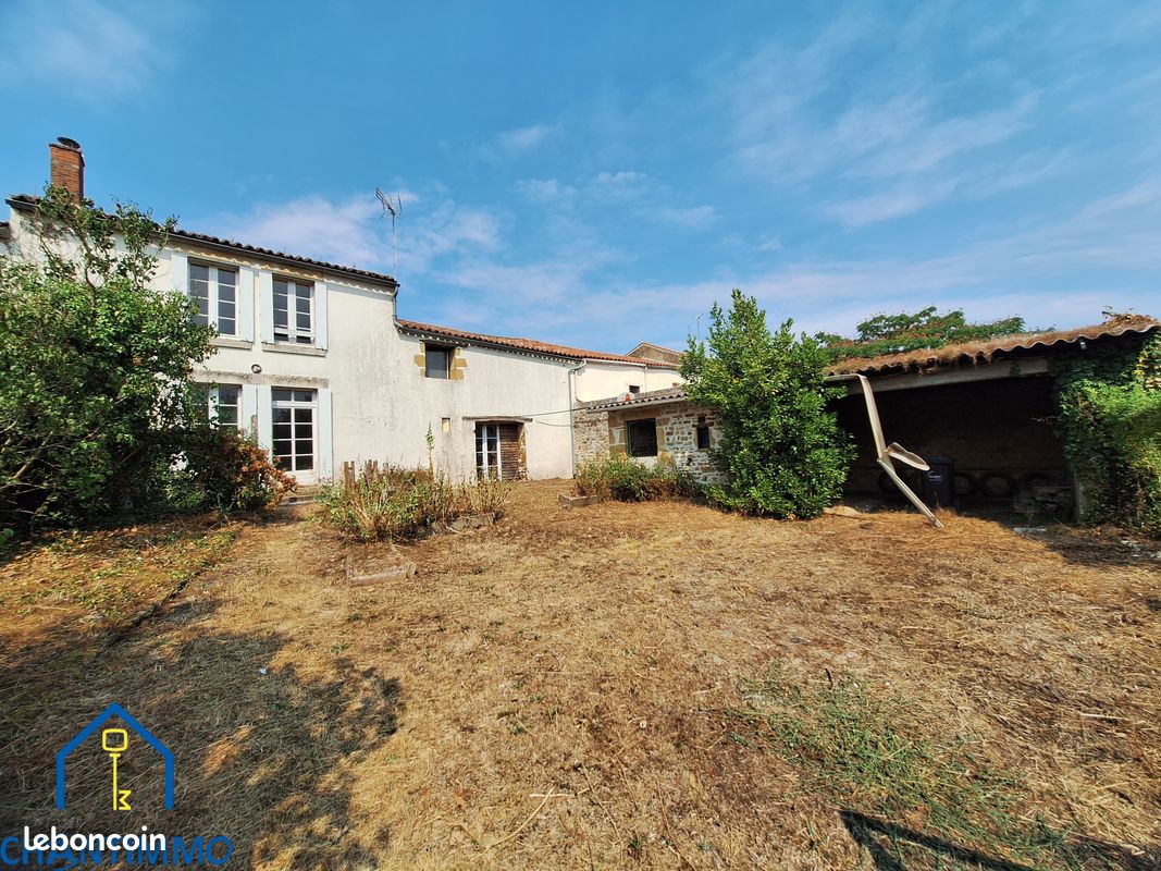 Maison 3 pièces 98 m² · à La Caillère-Saint-Hilaire · 98 m² · 44 000 €
