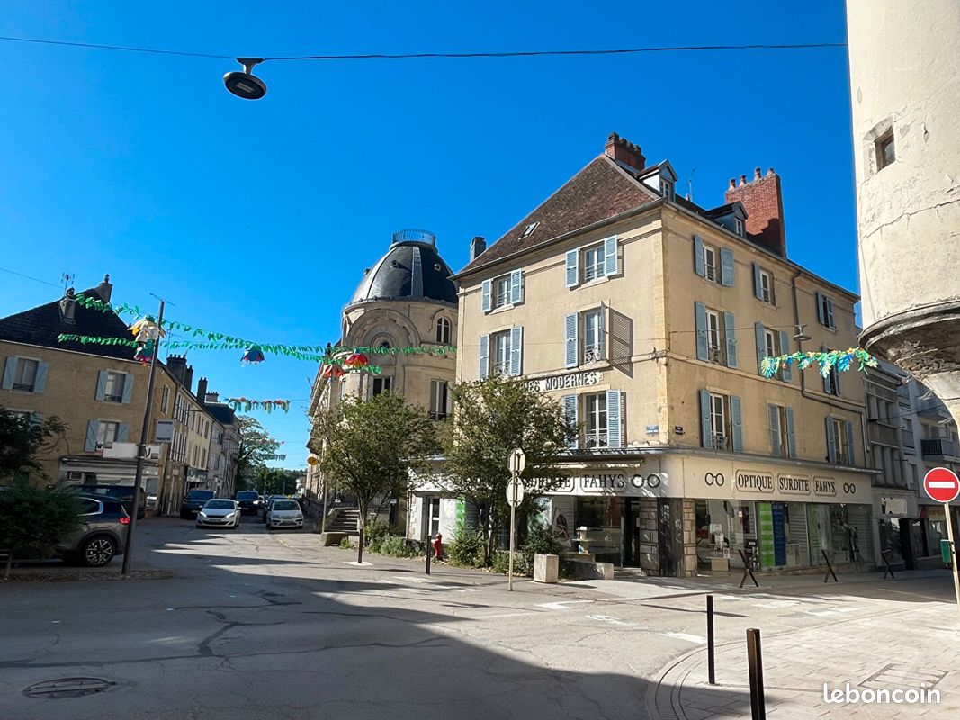 Local commercial 20 pièces 503 m² · à Gray · 503 m² · 275 000 €