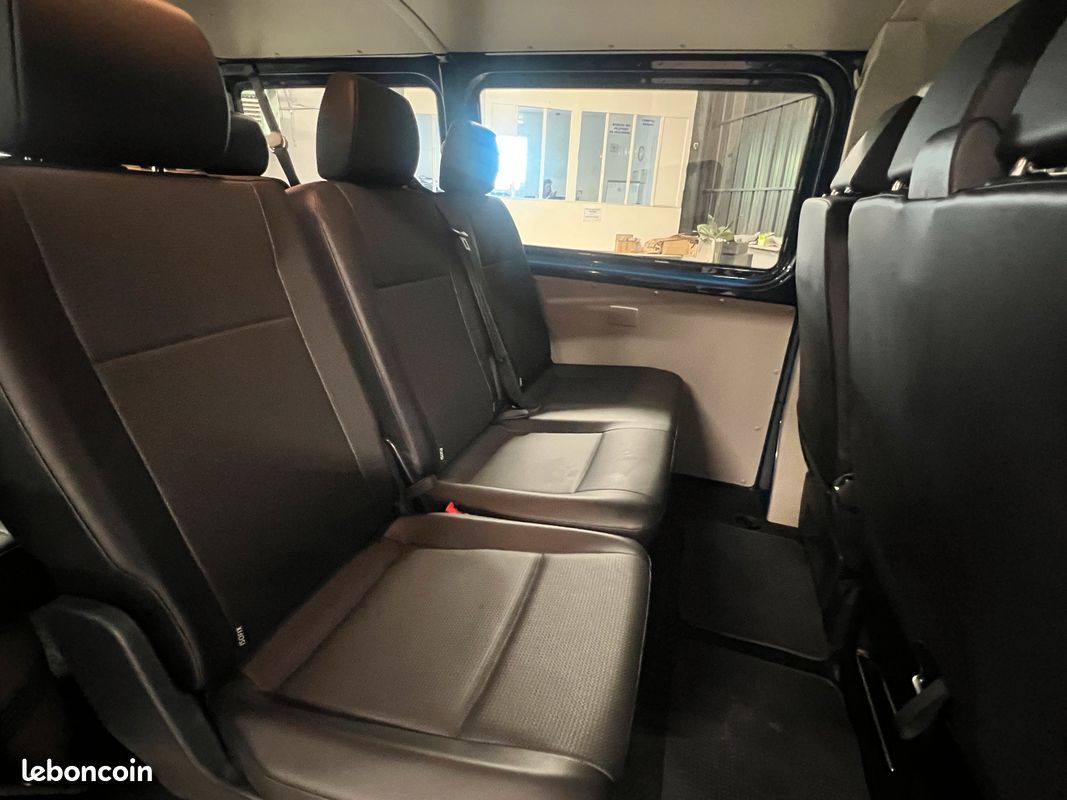 Volkswagen Transporteur T6Combi / 2.0 TDI 150 ch DSG 7 /1ere main / 9 Places / GPS / Entretiens à jours (image 6)