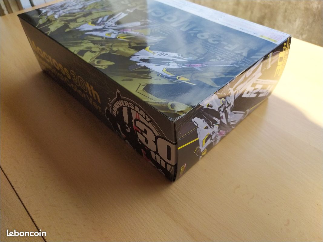 Figurine neuve : DX Chogokin Macross Frontier YF-29 Durandal Valkyrie (30th Anniversary Color) (image 10)