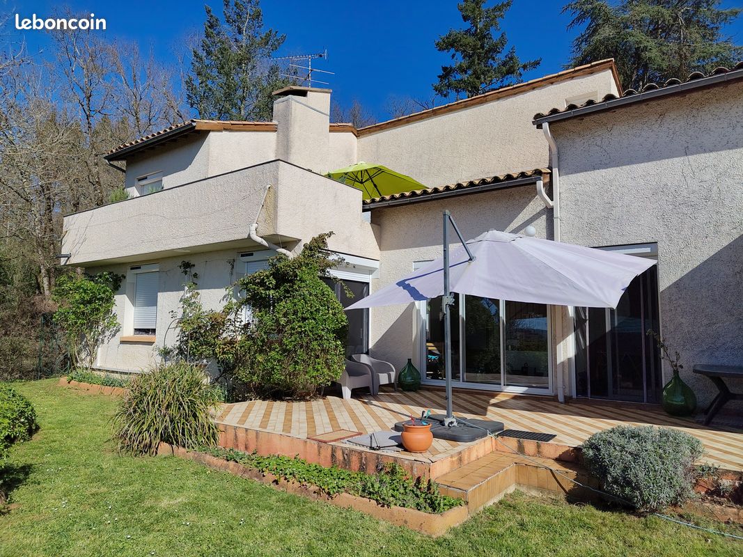 Maison 6 pièces 166 m² · à Villefranche-de-Rouergue · 166 m² · 383 000 €