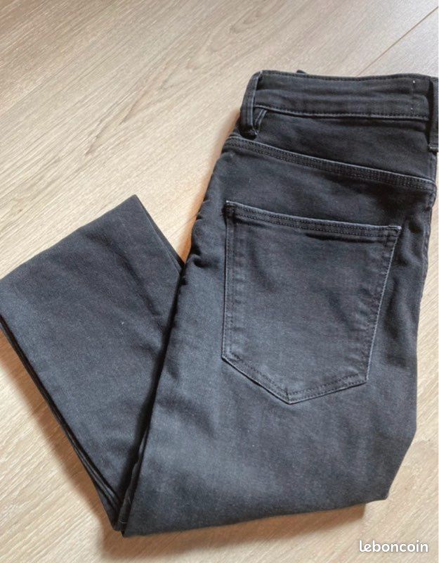Pantalon jean neuf (image 1)