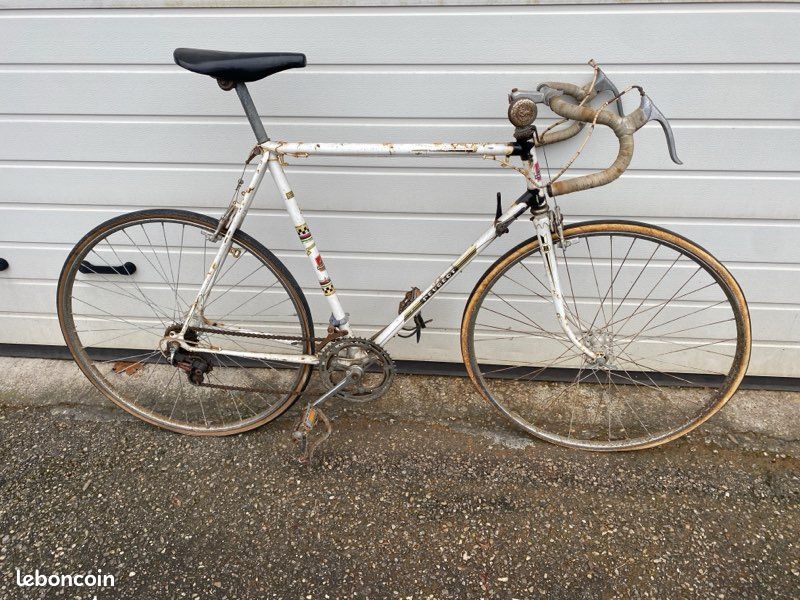 Vélo De Course Peugeot Ancien – Pédales, Reconditionné, Bon état