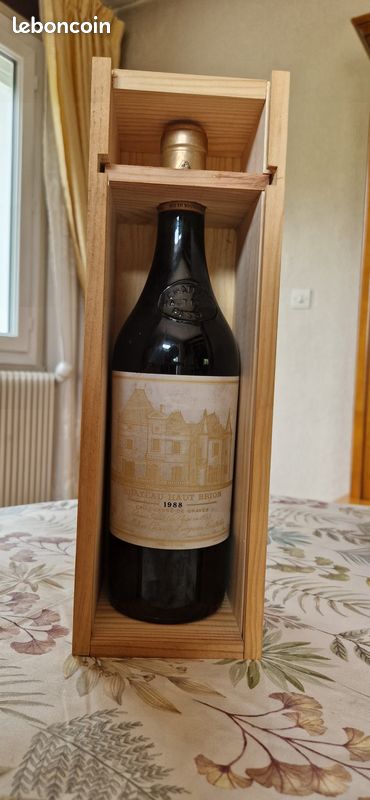 Bouteille vin rouge Bordeaux Chateau HAUT-BRION 1988 (image 1)