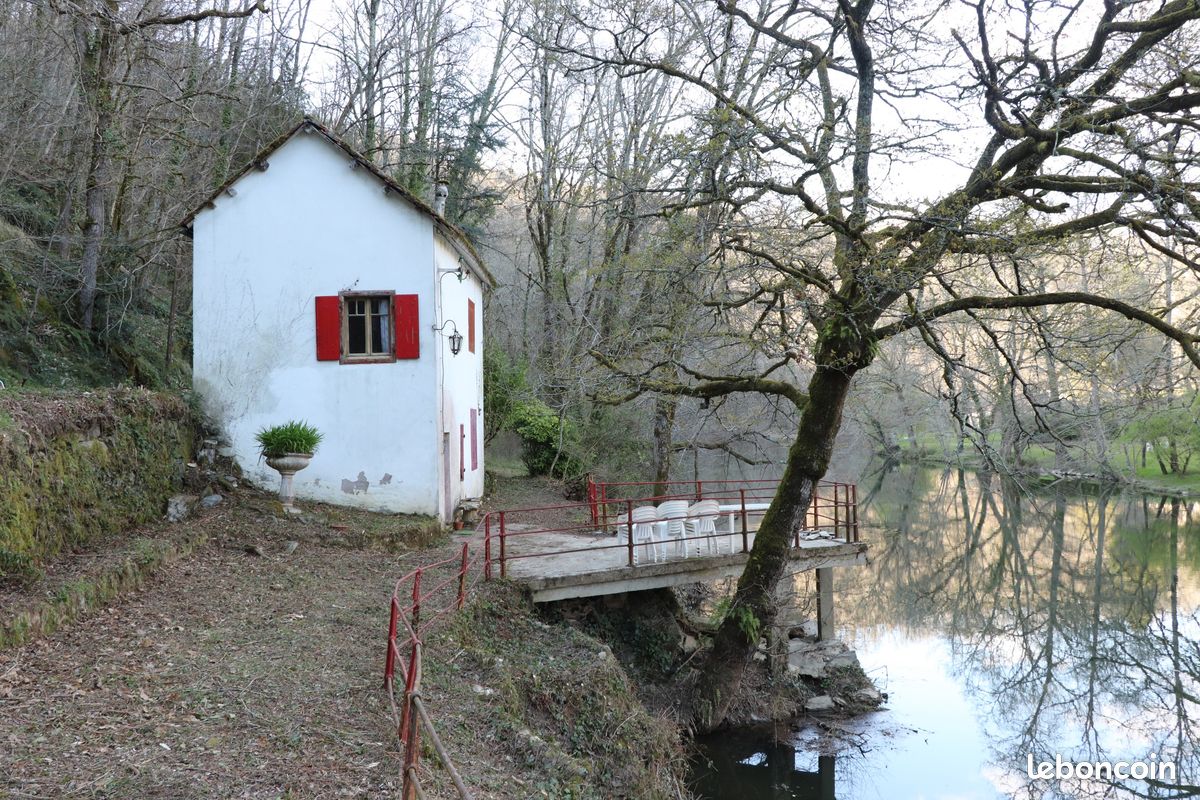 Maison bord de l' eau (image 1)