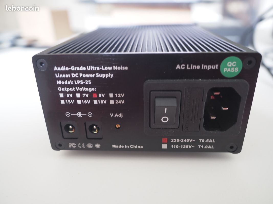 Alimentation Linéaire Vintage Power One HC24-2.4 – Neuve De Stock, Boîte D'origine