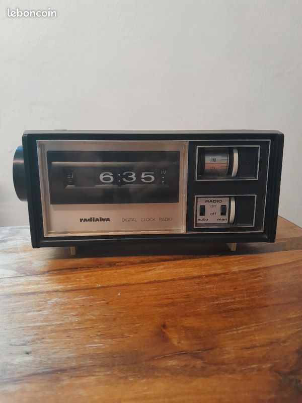 RADIALVA DIGITAL CLOCK Radio Reveil a cylindres 355-03