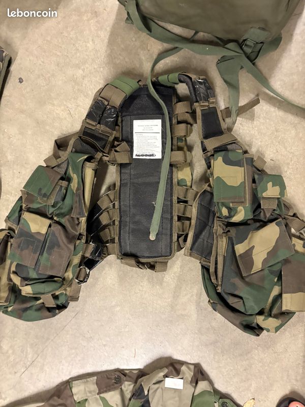 Matériel militaire : gilet gourde sac pochette chemise sac ceinture (image 3)