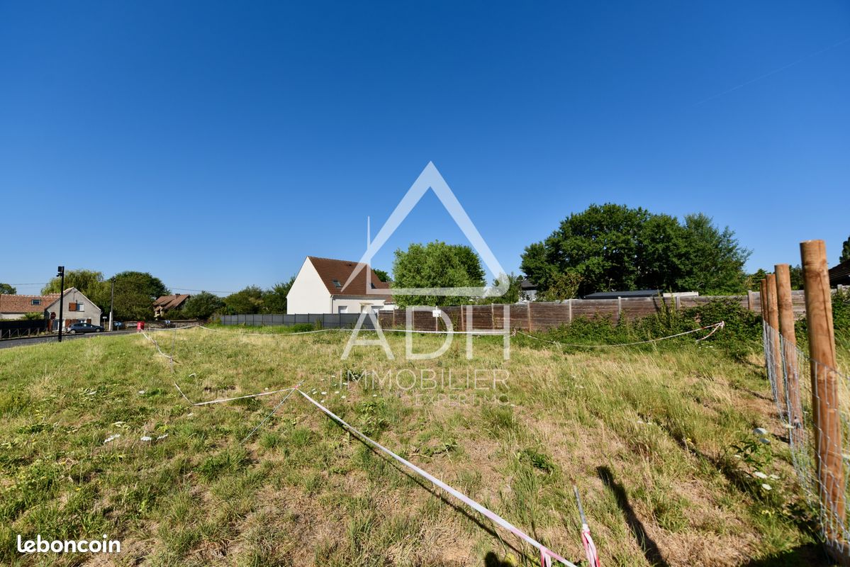 Terrain 756 m² · à Villiers-le-Mahieu · 756 m² · 110 000 €