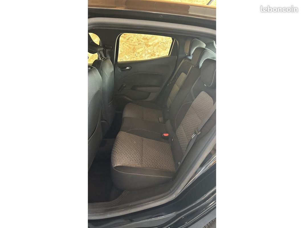 RENAULT CLIO 1.6 E-Tech Hybride - 140 / Boîte Auto / Limited / Suivi / Carplay / Garantie (image 14)