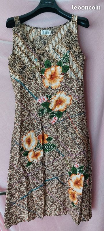 Robe brodée (image 1)