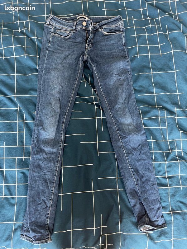 Lot mercerie ancienne, boutons cape, épingle kilt - Collection