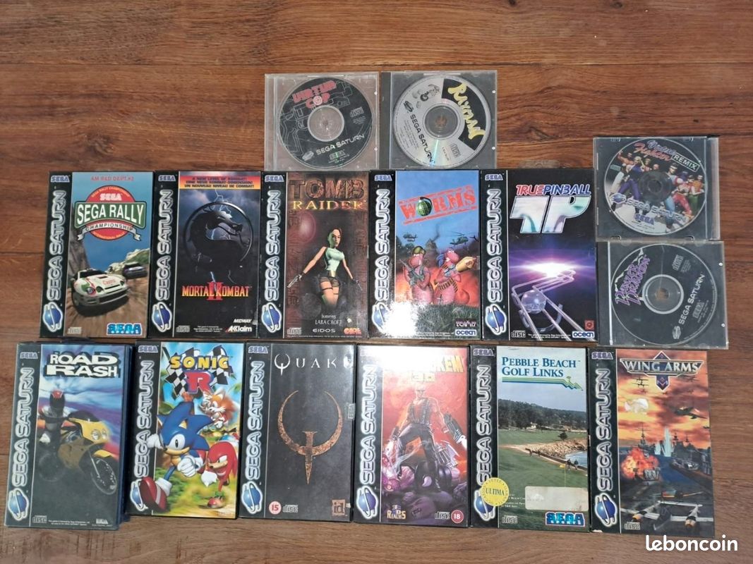 Console Sega Saturn V2 PAL Noire - Boîte D'origine Incluse - Occasion