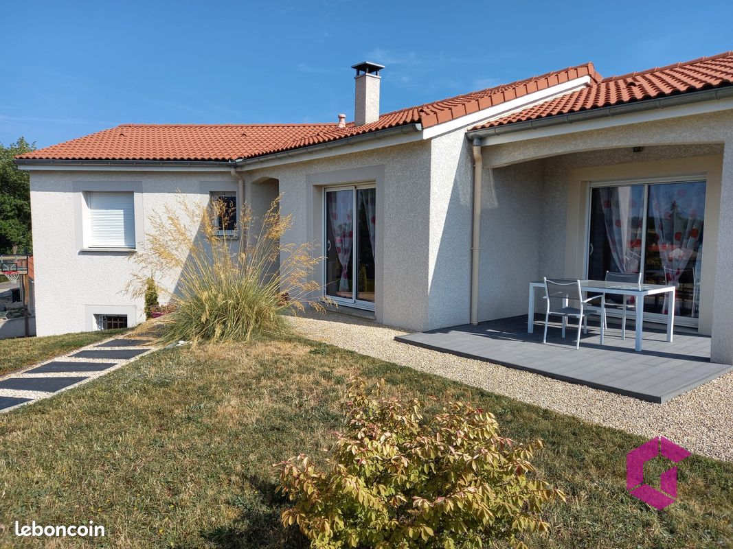 Maison 5 pièces 102 m² · à Montfaucon-en-Velay · 102 m² · 260 000 €