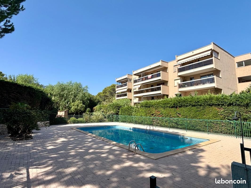 Appartement 1 pièce 32 m² · à Antibes · 32 m² · 235 000 €
