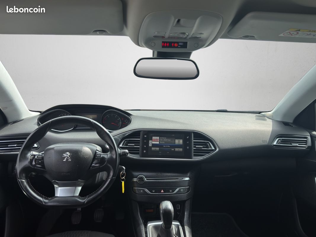 PEUGEOT 308 1.2 PureTech 110ch SS BVM5 Allure (image 15)