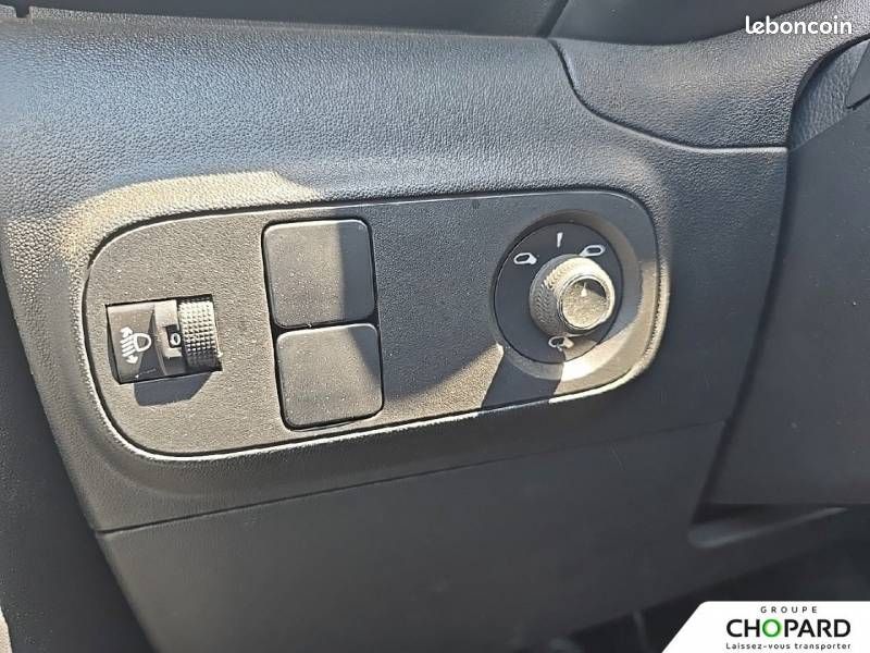 Citroën C3 PureTech 83 S&S BVM5 Feel Business (image 14)
