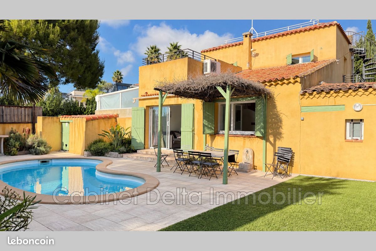 Maison 6 pièces 139 m² · à Sanary-sur-Mer · 139 m² · 1 800 €/mois