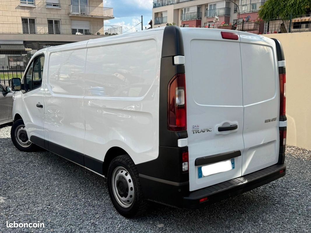 RENAULT Trafic Confort L2H1 2.0 BLUE DCI 131 cv Porte Lateral -Prix HT- TVA RECUP- 1ER MAIN- (image 4)