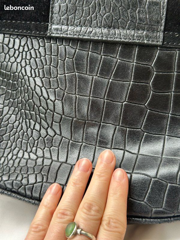 Sac bandoulière cuir et daim effet croco noir Vera Pelle – fabriqué en Italie (image 12)