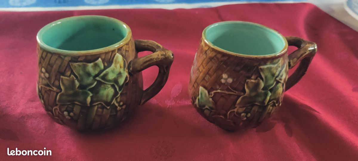 Lot De 2 Tasses Et Sous-Tasses Barbotine FG Portugal – Fait Main – Motif Raisin Vintage