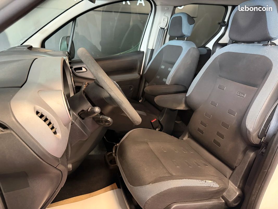 Citroën BERLINGO 1.6 HDI 92ch XTR / 1 ERE MAIN / KIT DISTRI OK (image 11)
