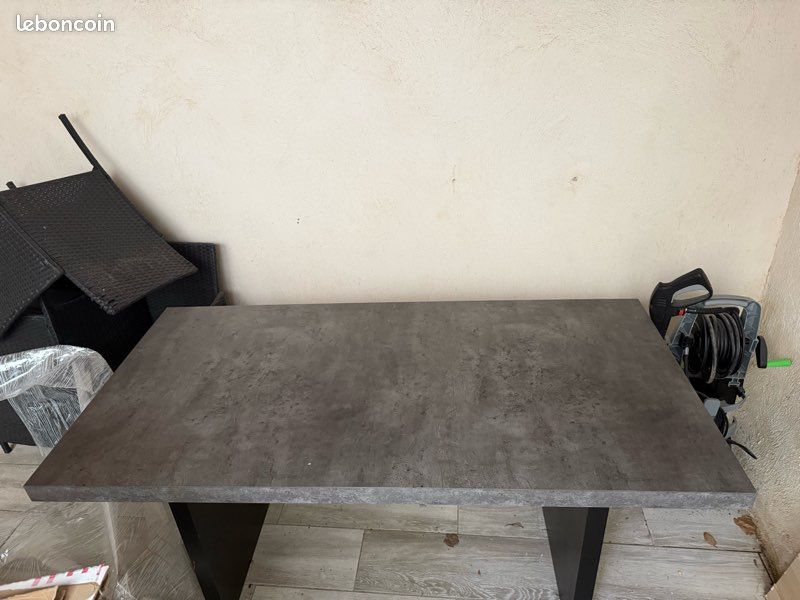Table à manger (image 1)
