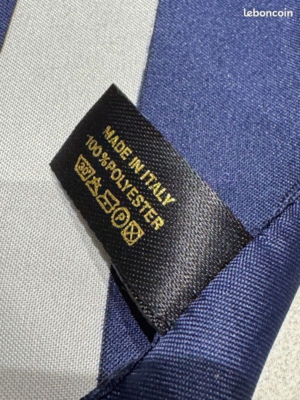 Foulard Carré Moschino Authentique En Soie - Vintage, Motif Géométrique Et Fleuri, Multicolore, Léger