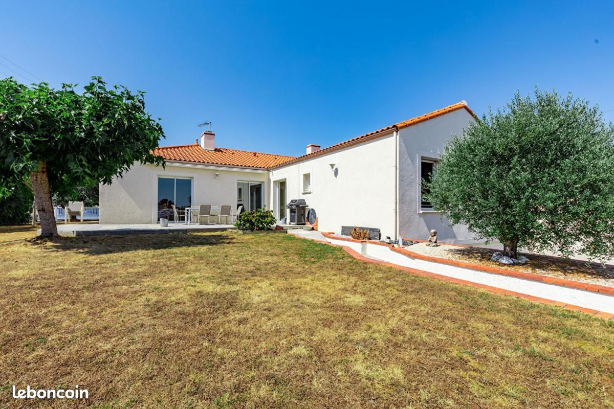 Maison 6 pièces 177 m² · à Mouzillon · 177 m² · 430 500 €