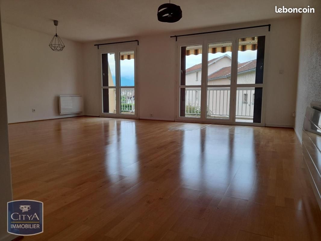 Appartement 3 pièces 94 m² · à Saint-Marcellin · 94 m² · 805 €