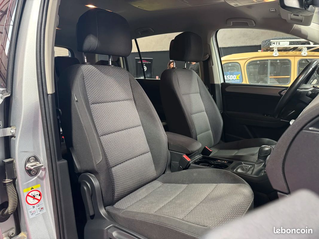 Volkswagen TOURAN 1.6 TDI 115cv DSG7 Confortline / Caméra de Recul / Régulateur de vitesse (image 19)