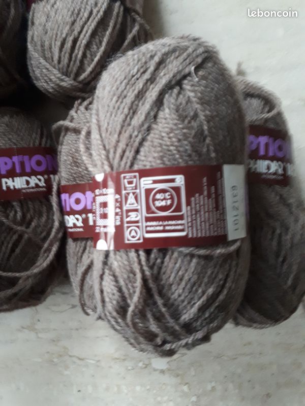 Lot 13 pelotes de laine (image 2)