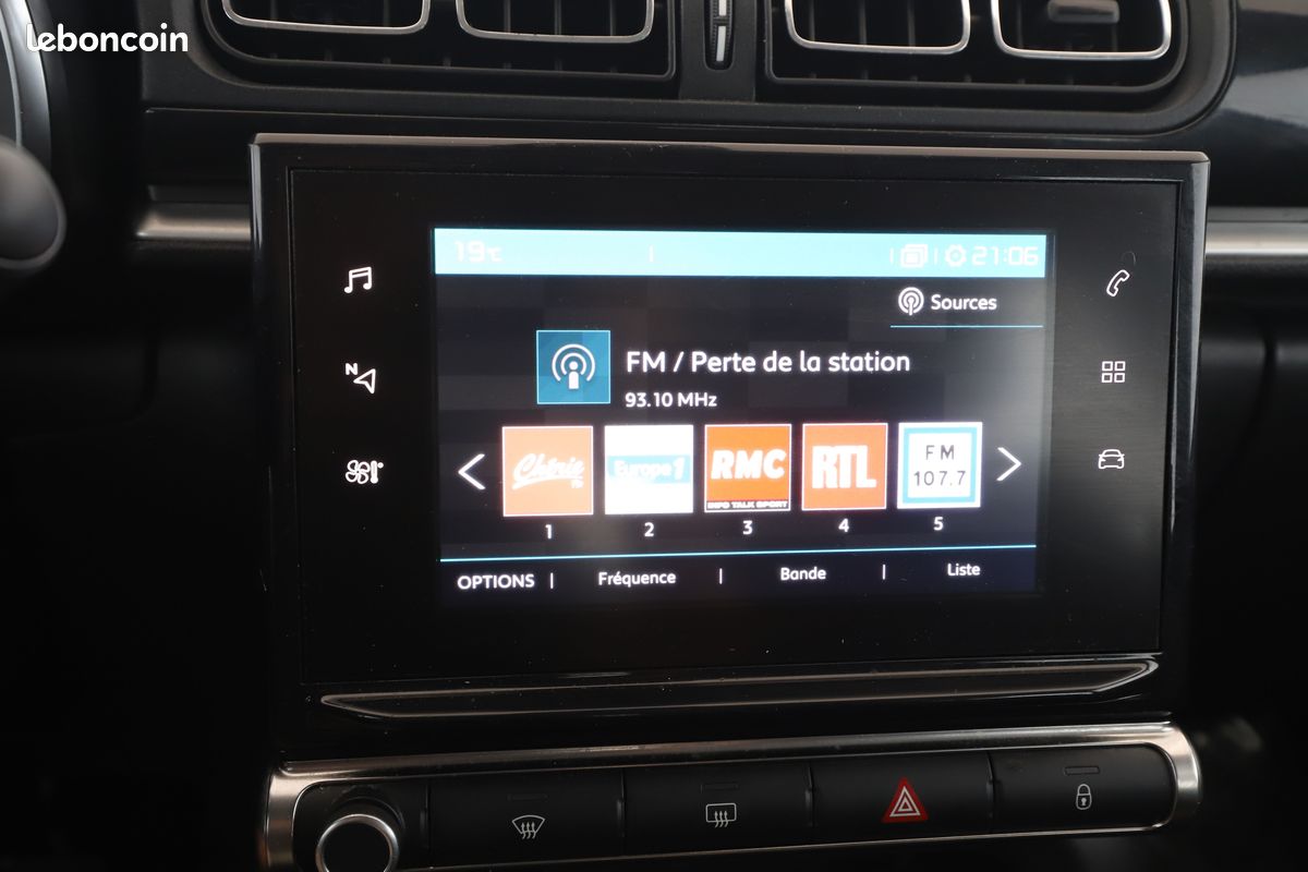 Citroen C3 1.2 PureTech Shine 82 ch (image 17)