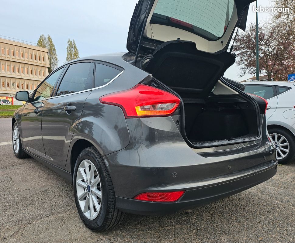 FORD Focus 1.5 TDCI 120 cv faible km (image 5)