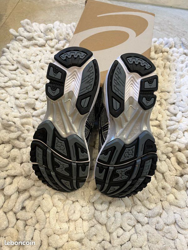 Asics kayano 14 grise homme taille 42 (image 3)