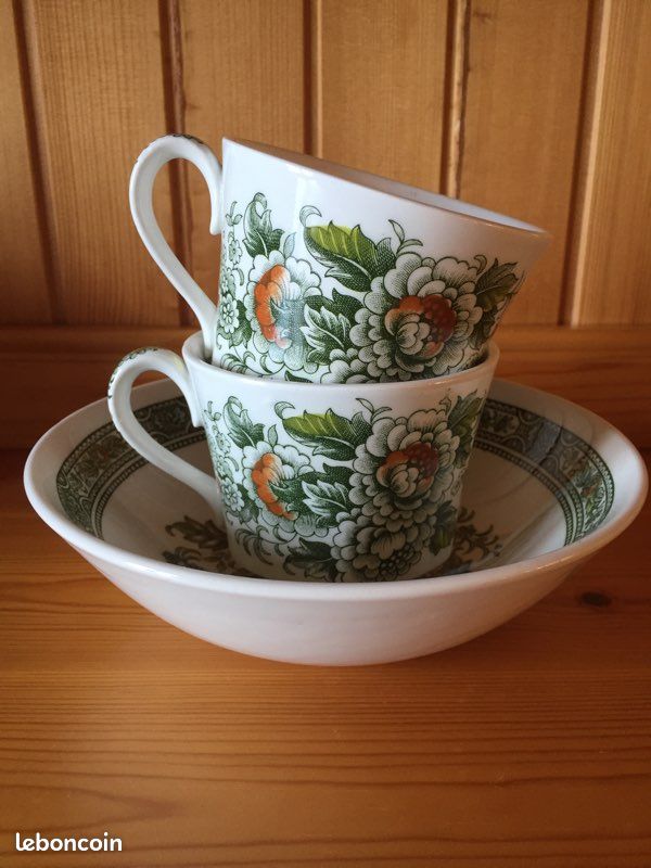 Tasses et coupelle (image 1)