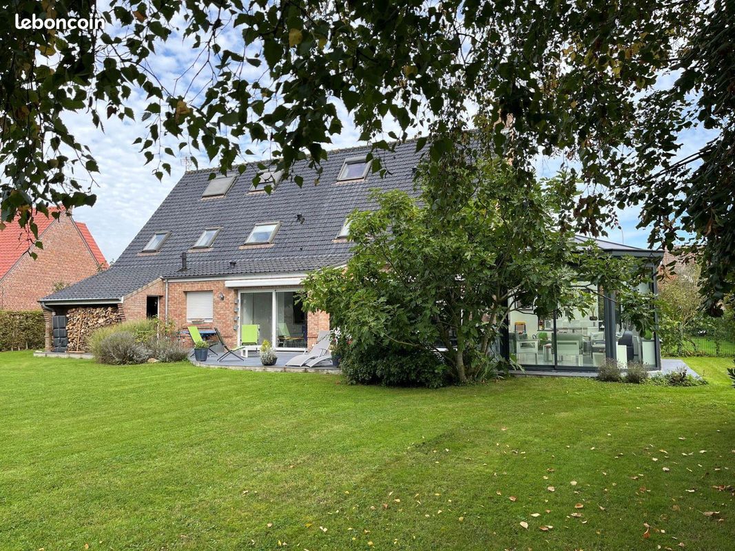 Maison 9 pièces 218 m² · à Hazebrouck · 218 m² · 550 000 €