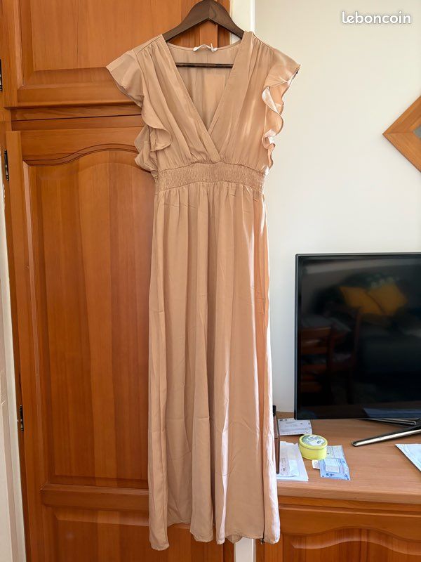 Robe satinée (image 1)