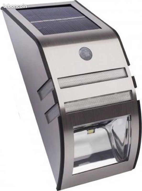 Lampe Solaire Exterieur à Clip Grundig - Avec Capteur Mouvement, 3 Modes, Lumière Blanche Froide 6-8h