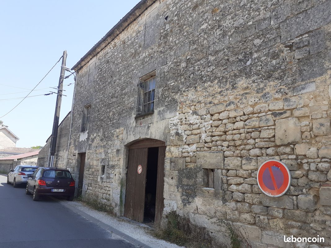 Maison 1 pièce 117 m² · à Châteauneuf-sur-Charente · 117 m² · 85 000 €