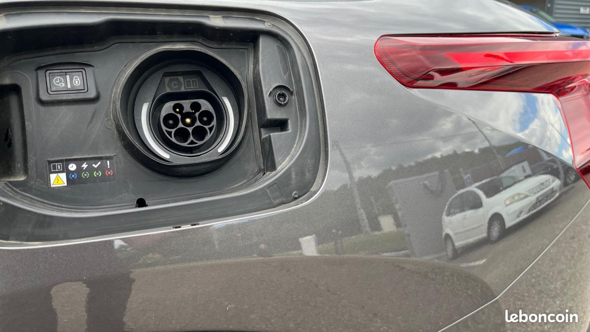 CITROEN C5 X Hybrid Rechargeable 225 e-EAT8 Shine Pack - Charge 7.4Kw - Caméra 360 (image 13)