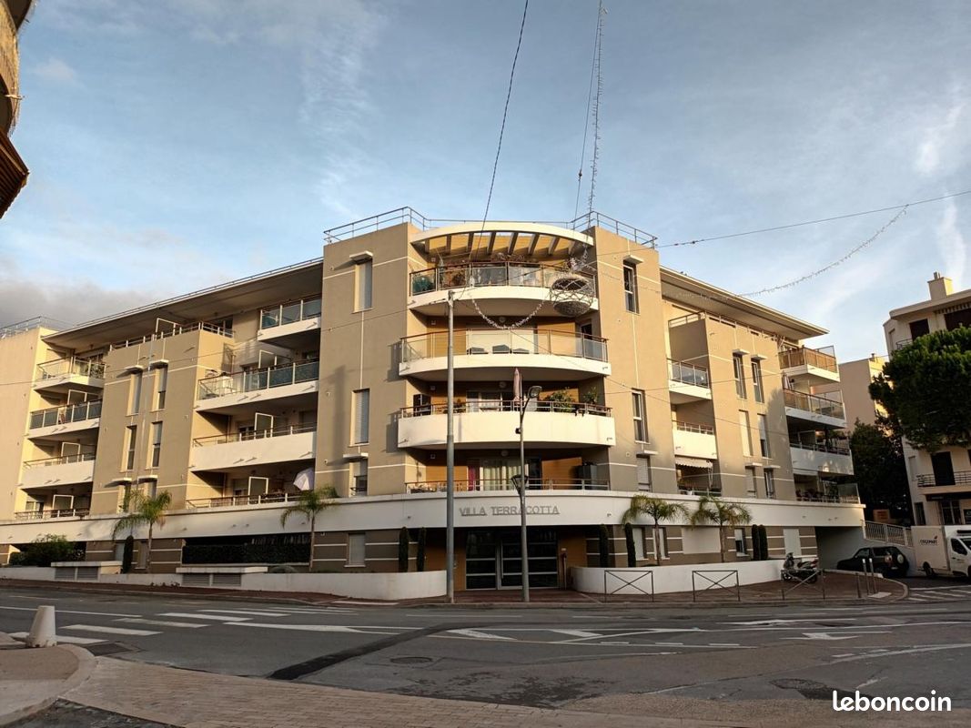 Appartement 2 pièces 37 m² · à Vallauris · 37 m² · 689 €/mois