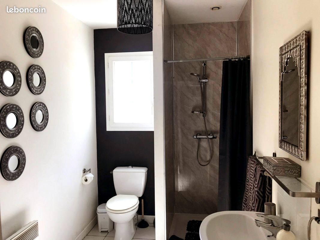 LA ROCHELLE T2 MEUBLE 32M2 prox. Ctre, wifi, disponible pour UN MOIS uniquement, le mois de juin 2024, CC+EDF - La Rochelle 17000 (image principale 1)