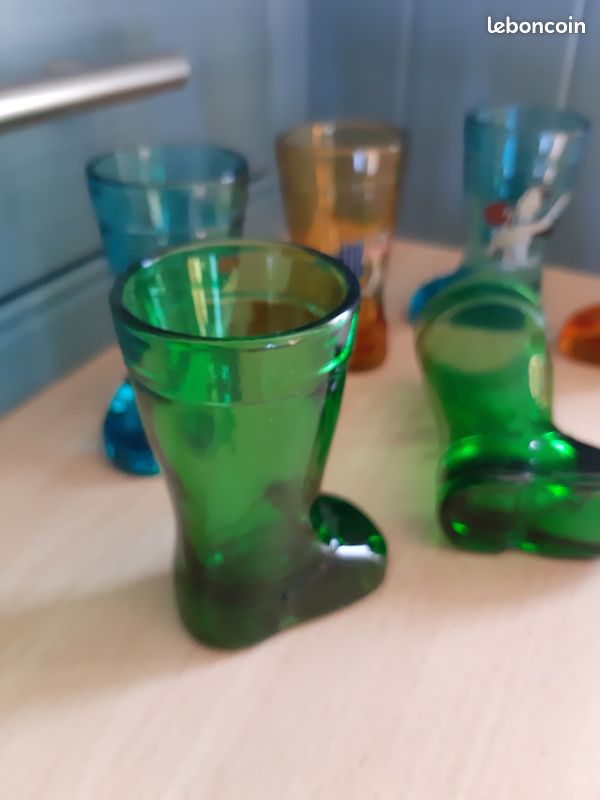 Boîte Vintage Avec Verres Optiques - Décoration Rétro - État D'occasion Avec Traces D'usure