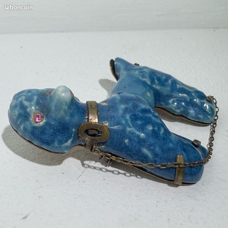BROCHE ANCIENNE EPOQUE Art Deco - Ceramique Et Laiton - Chien Caniche