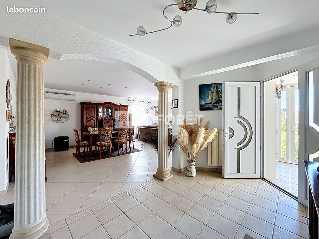 Propriété 5 pièces 220 m² (image 3)