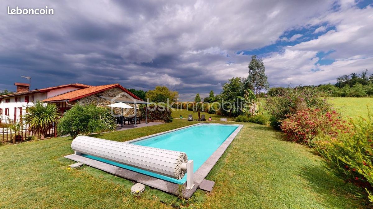 Maison 7 pièces 180 m² - Luxe-Sumberraute 64120 (image principale 0)