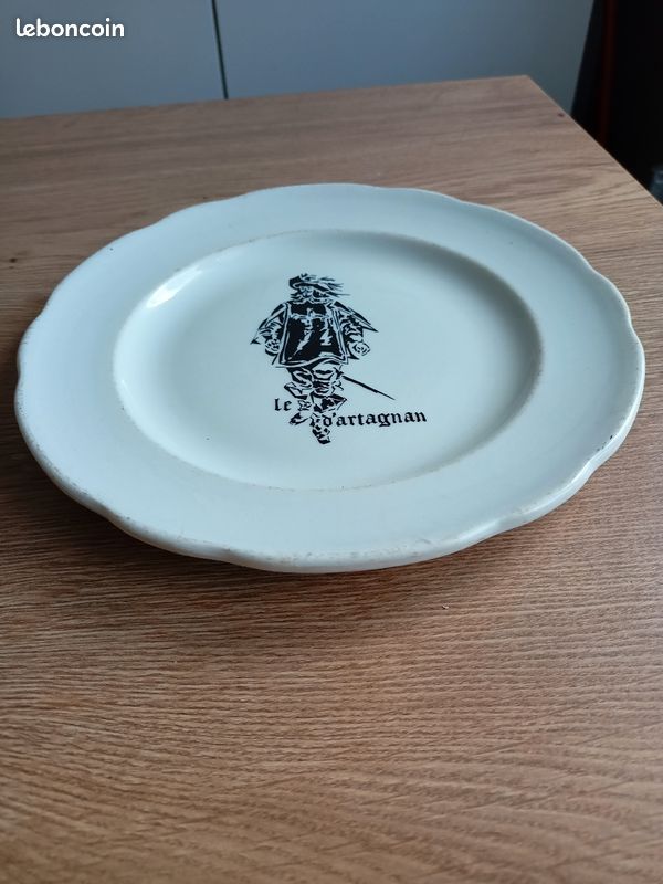 Assiette porcelaine (image 1)